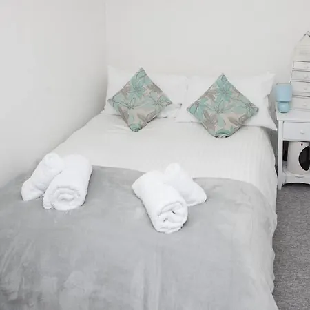 Sunnyside - Back Road East - Sleeps 4 Feriehus *